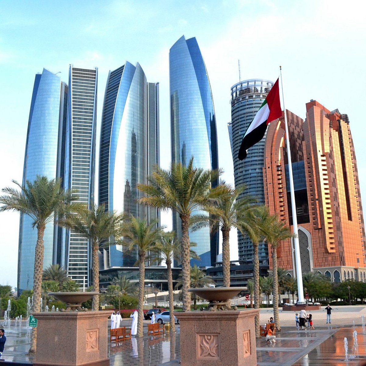 Abu Dhabi City Tour: Best Dining Spots and Cuisine Experiences